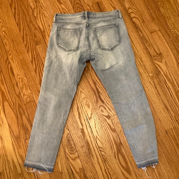 Gap | Girlfriend Jean Distressed Frayed Hem | Size 27 - Picture 2 of 6